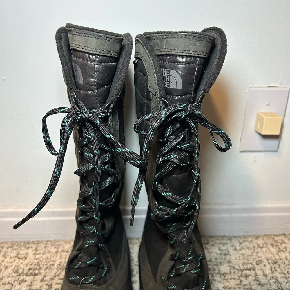 The North Face Black Thermoball Waterproof Utility Lace-Up Winter Boots Size 9.5